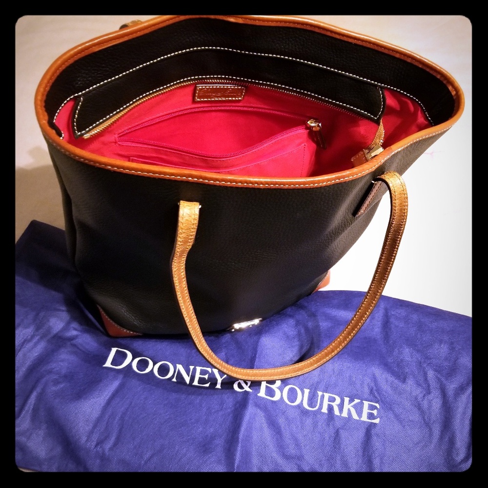 Dooney & Bourke Pebble Tote w/Duster